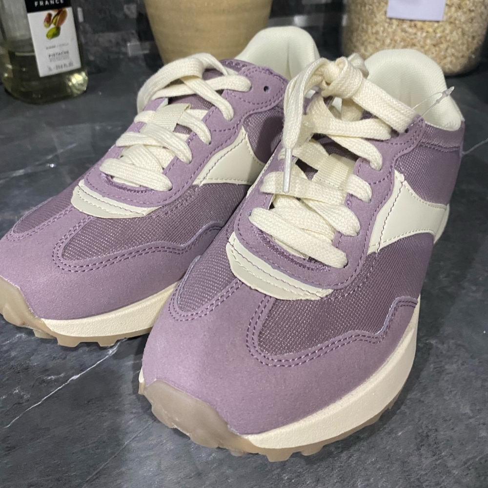 Memory Foam Fashionable sneakers